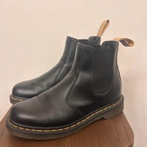 Dr. Martens Chelsea Unisex Black Boots Vegan 2976- M9/W10